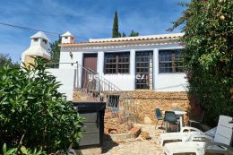 Kleines, charmantes Landhaus mit Whirlpool zum Kauf an der Algarve